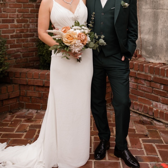 Pallas Athena Ivory chiffon wedding gown - Picture 6 of 7